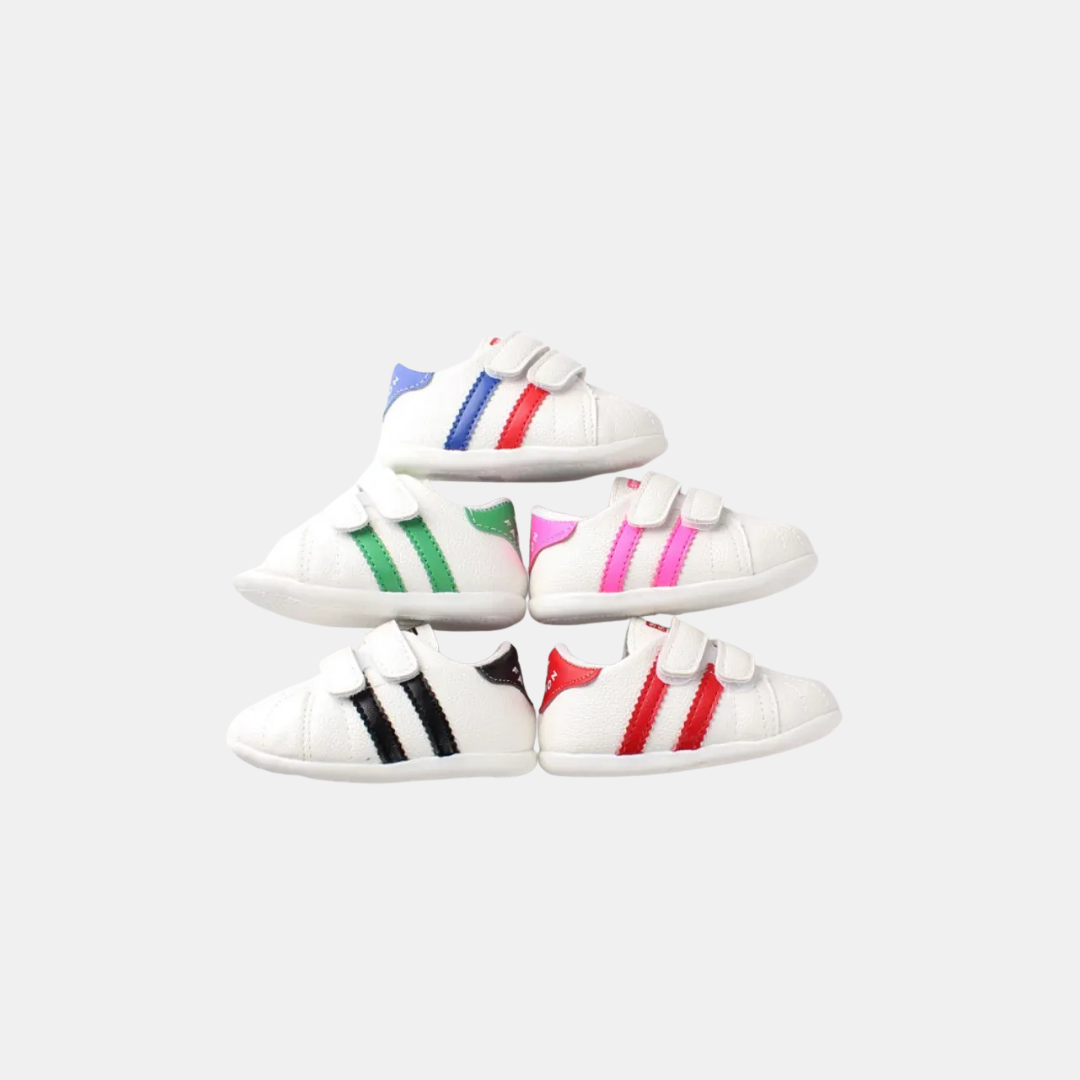 Första sneakers för små steg